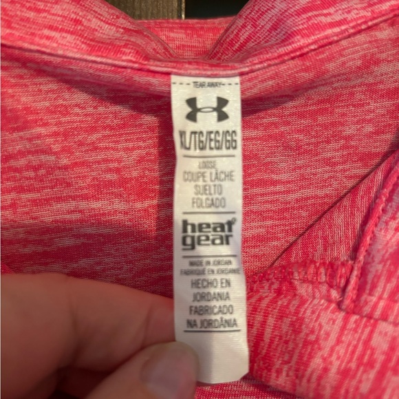 WORN ONE TIME - Coral colored heat gear loose fit - Picture 3 of 3